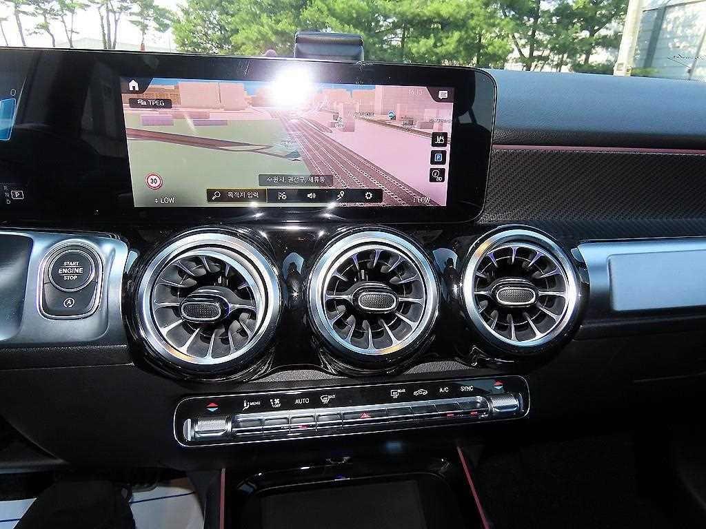 벤츠 GLB 클래스 GLB클래스 X247 AMG GLB 35 4MATIC 이미지 13