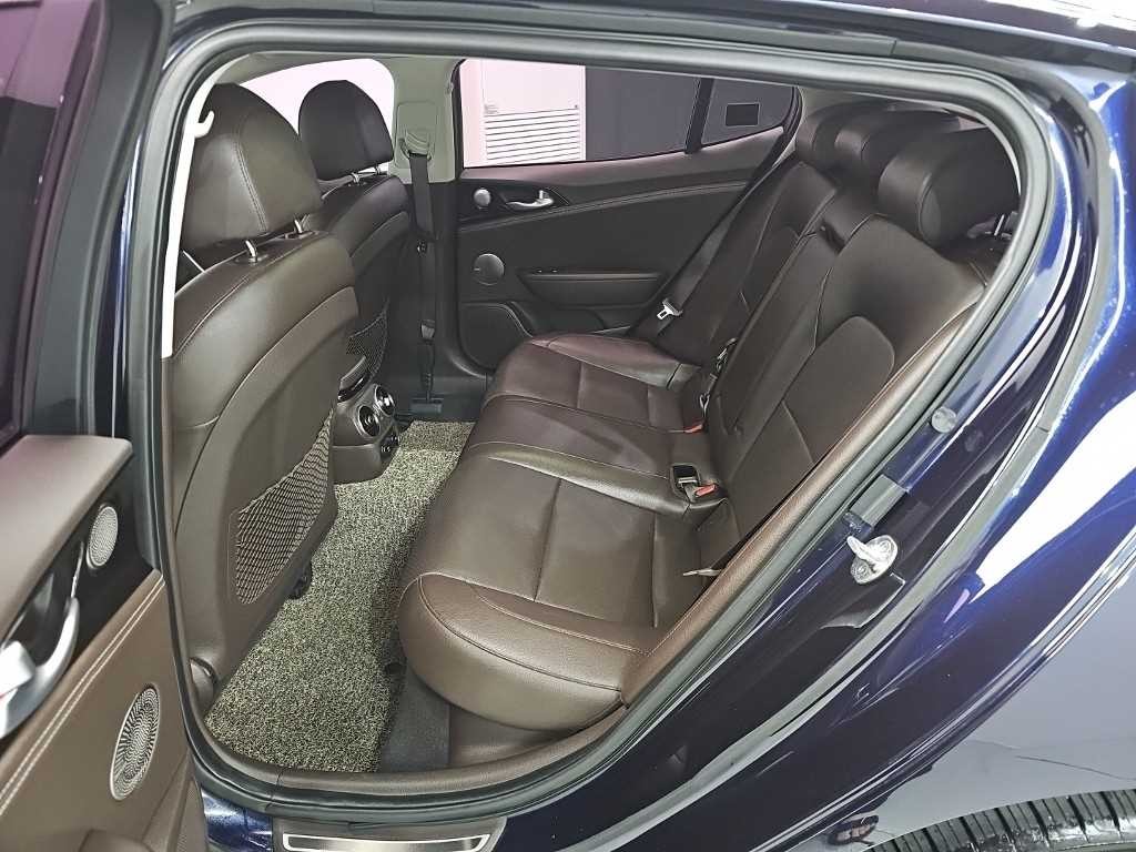 기아 스팅어 디젤 2.2 AWD 플래티넘 이미지 12