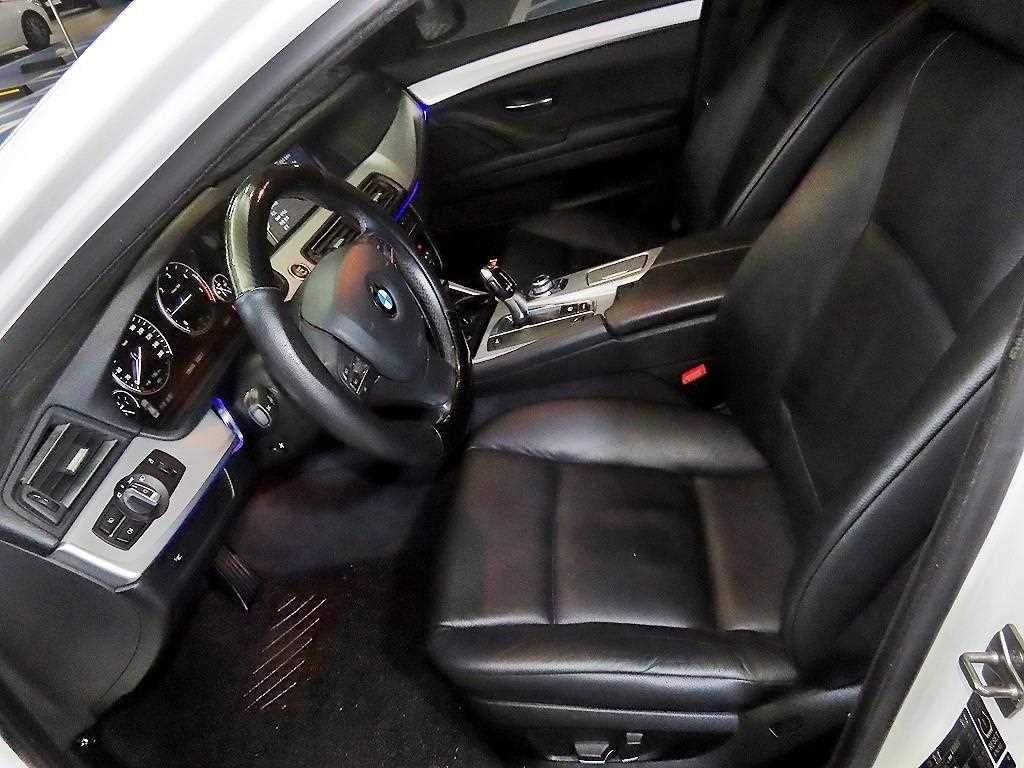 BMW 5시리즈 5시리즈 (F10) 520d 이미지 6