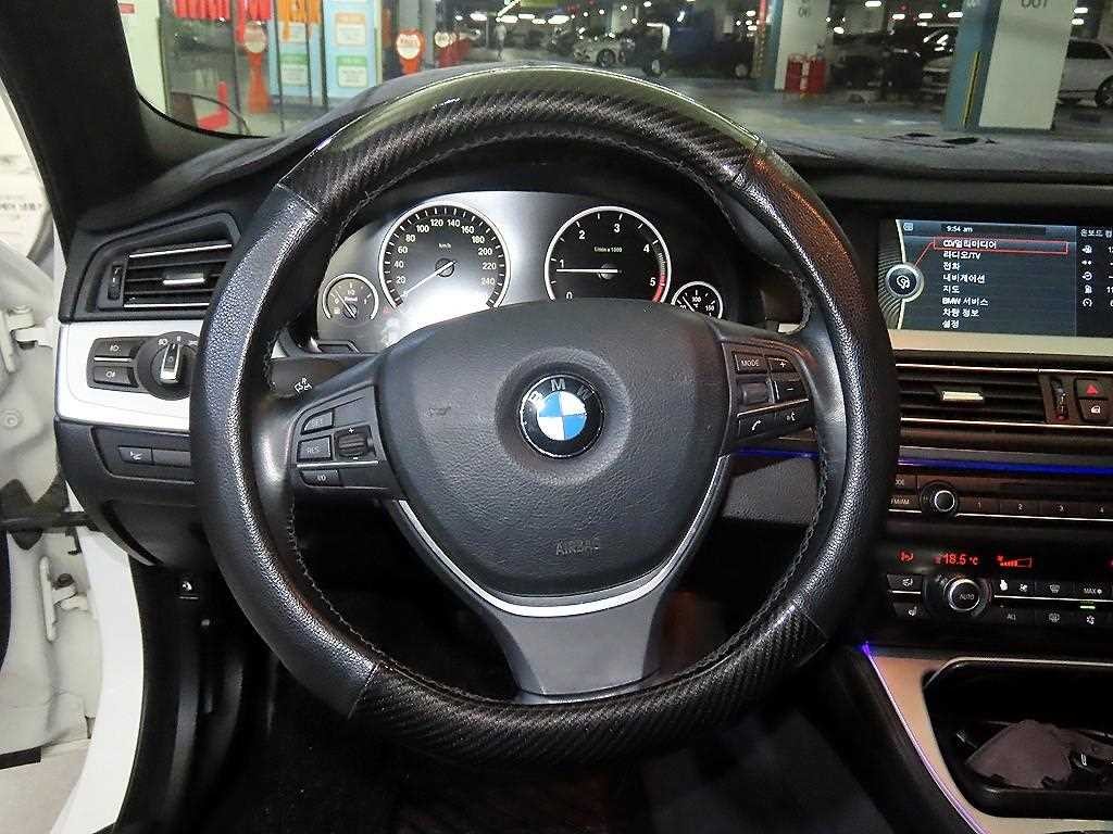 BMW 5시리즈 5시리즈 (F10) 520d 이미지 8