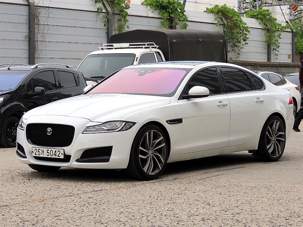 재규어 XF XF(X260) 3.0D 포트폴리오 이미지 2