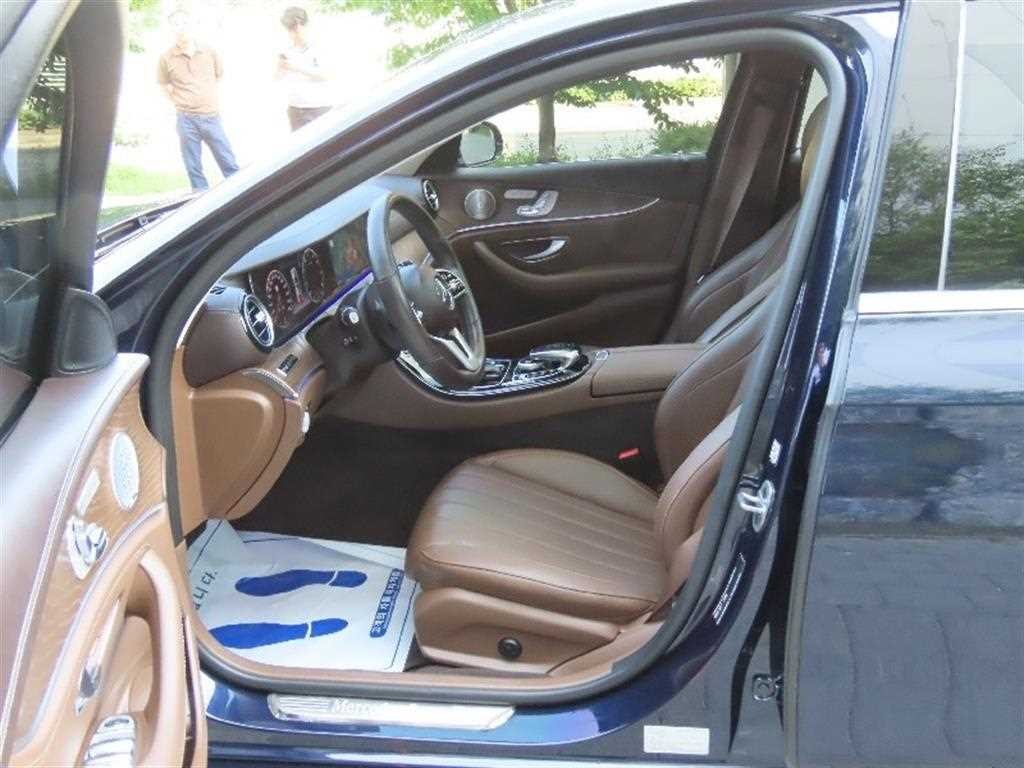 벤츠 E 클래스 E-클래스 W213 E300 4MATIC 아방가르드 이미지 12