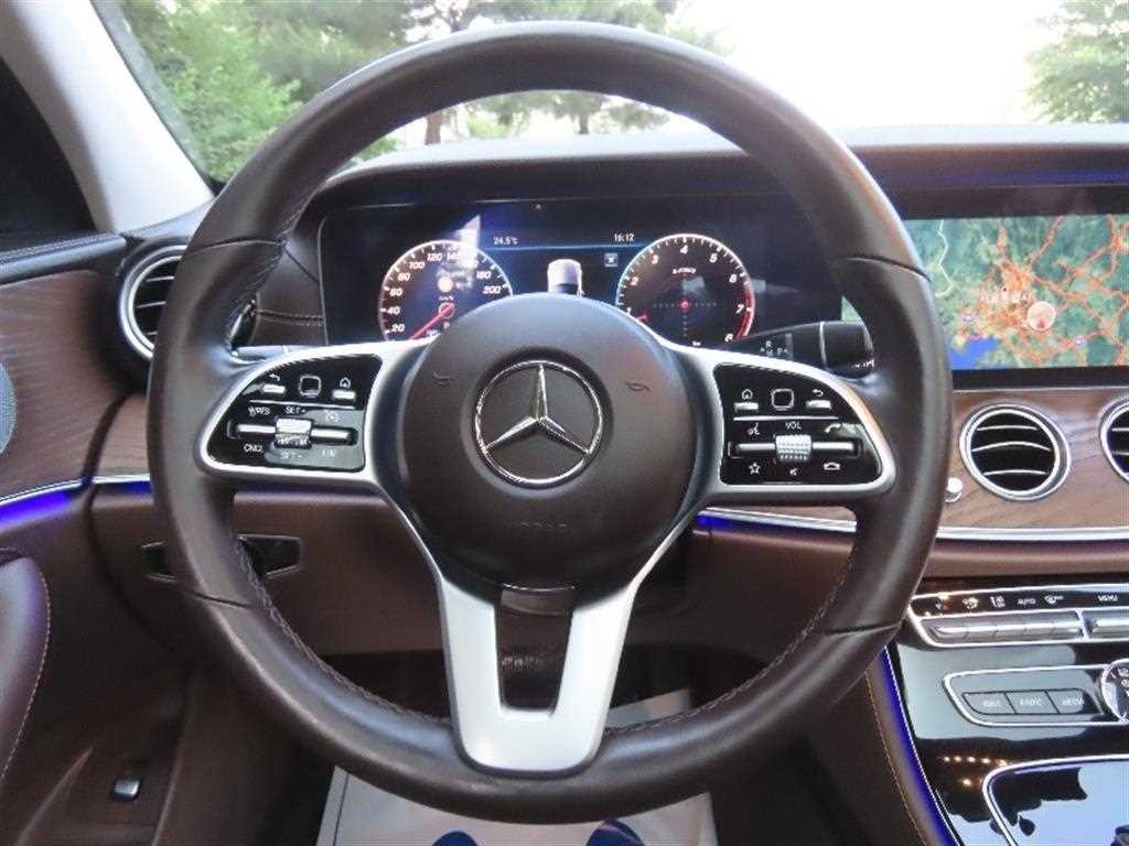 벤츠 E 클래스 E-클래스 W213 E300 4MATIC 아방가르드 이미지 15