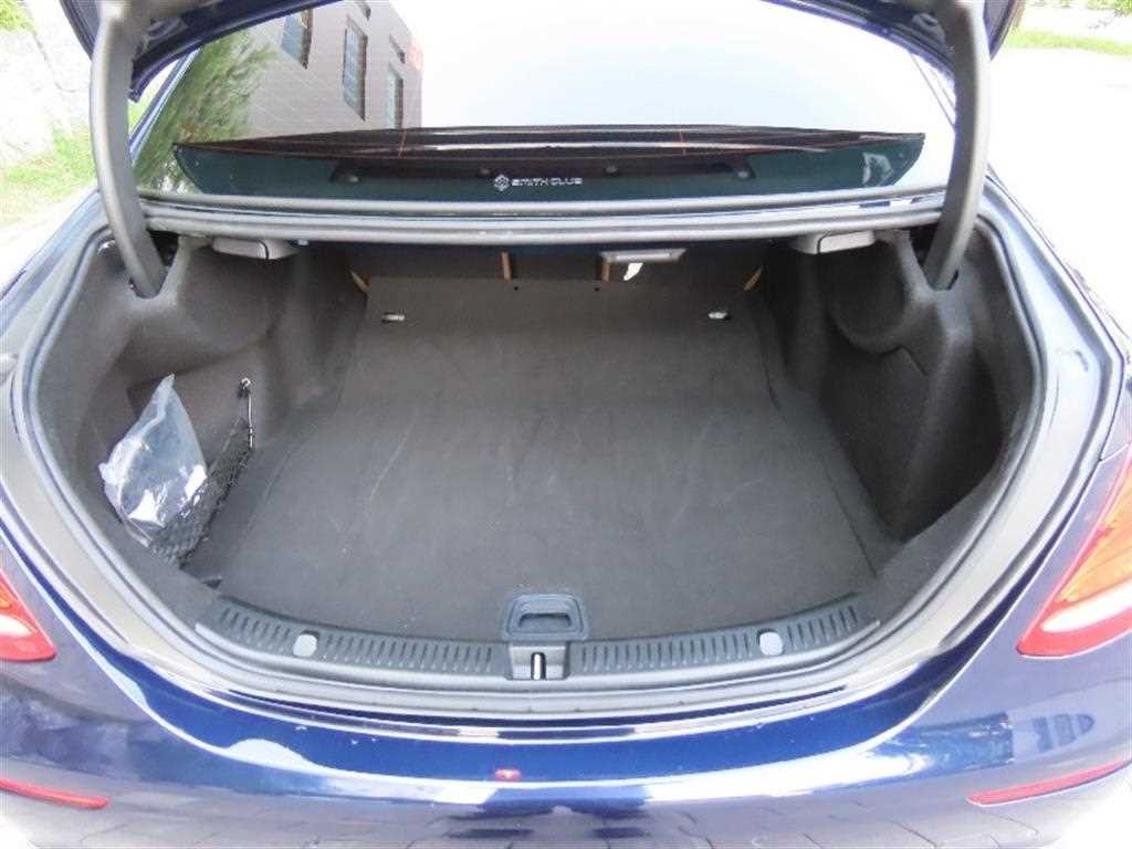벤츠 E 클래스 E-클래스 W213 E300 4MATIC 아방가르드 이미지 17