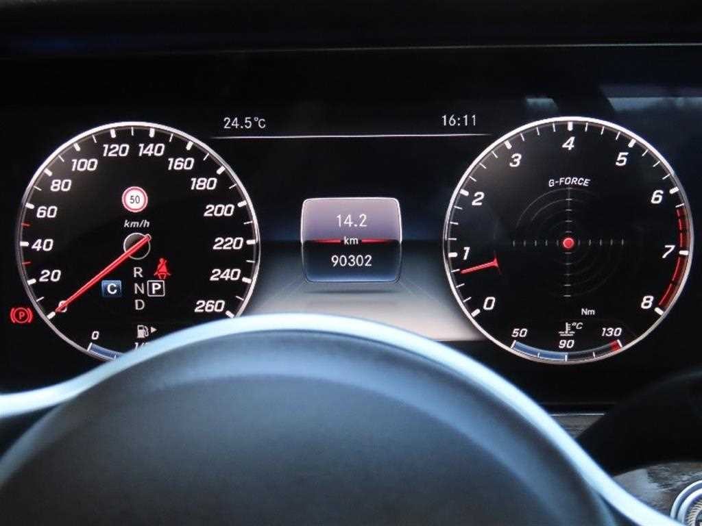 벤츠 E 클래스 E-클래스 W213 E300 4MATIC 아방가르드 이미지 5