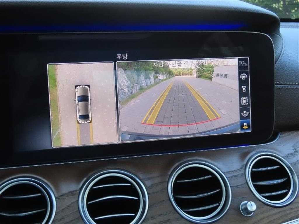 벤츠 E 클래스 E-클래스 W213 E300 4MATIC 아방가르드 이미지 9