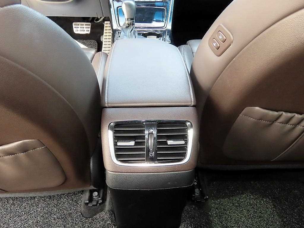 현대 그랜저 그랜저 IG 3.0 LPI 프리미엄 스페셜(장애인용) 이미지 18