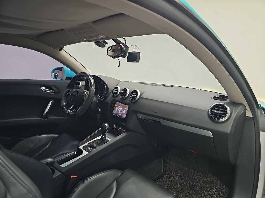 아우디 TT 뉴TT 2.0 TFSI 쿠페 이미지 18