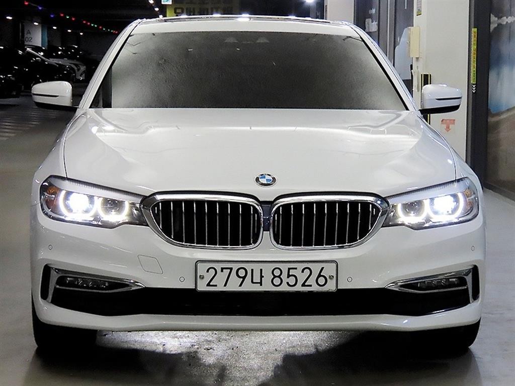 BMW 5시리즈 5시리즈 (G30) 520i 럭셔리 이미지 2
