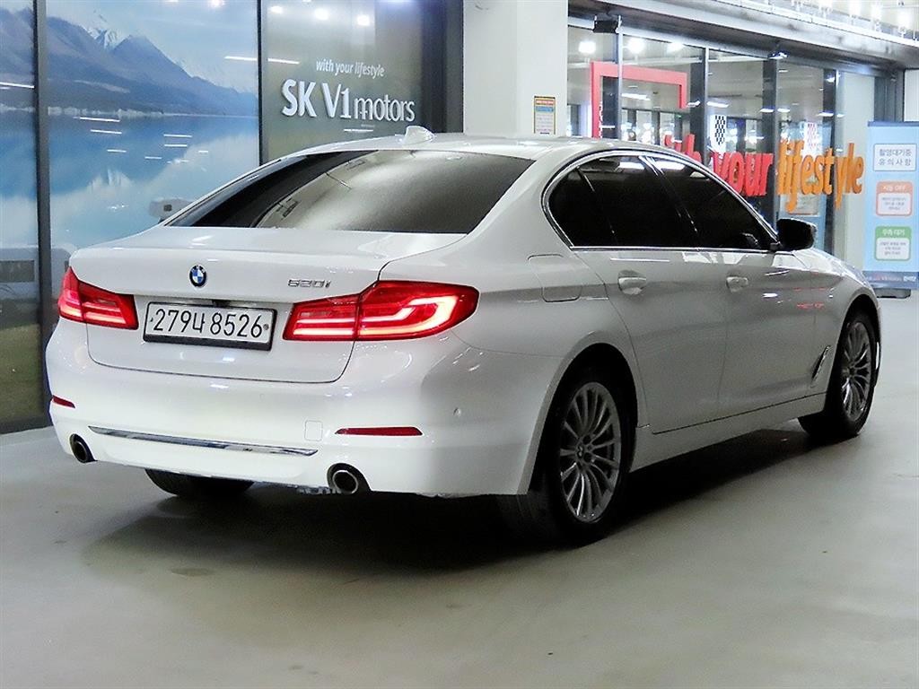 BMW 5시리즈 5시리즈 (G30) 520i 럭셔리 이미지 4