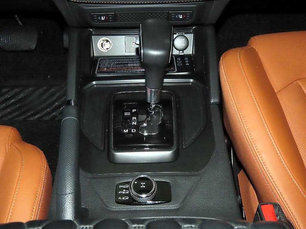 KG모빌리티(쌍용) 렉스턴 더 뉴 렉스턴 스포츠 칸 디젤 2.2 4WD 노블레스 이미지 12