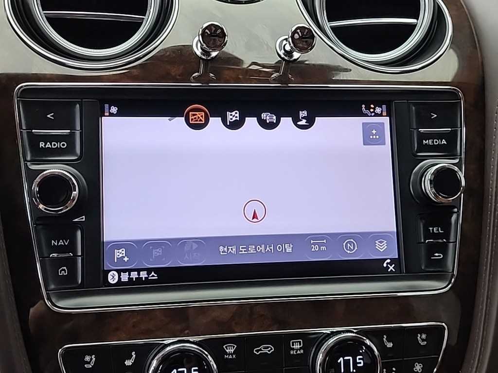 벤틀리 벤테이가 4.0 V8 이미지 15