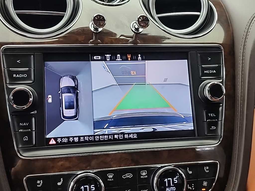 벤틀리 벤테이가 4.0 V8 이미지 16