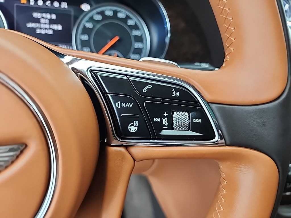 벤틀리 벤테이가 4.0 V8 이미지 18