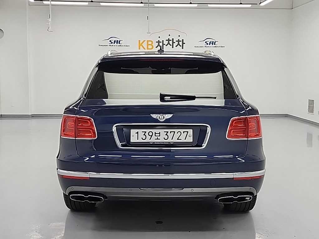 벤틀리 벤테이가 4.0 V8 이미지 3