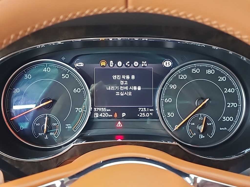 벤틀리 벤테이가 4.0 V8 이미지 6