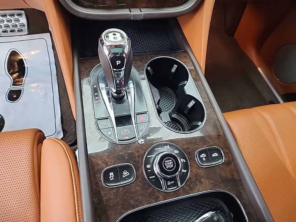 벤틀리 벤테이가 4.0 V8 이미지 8