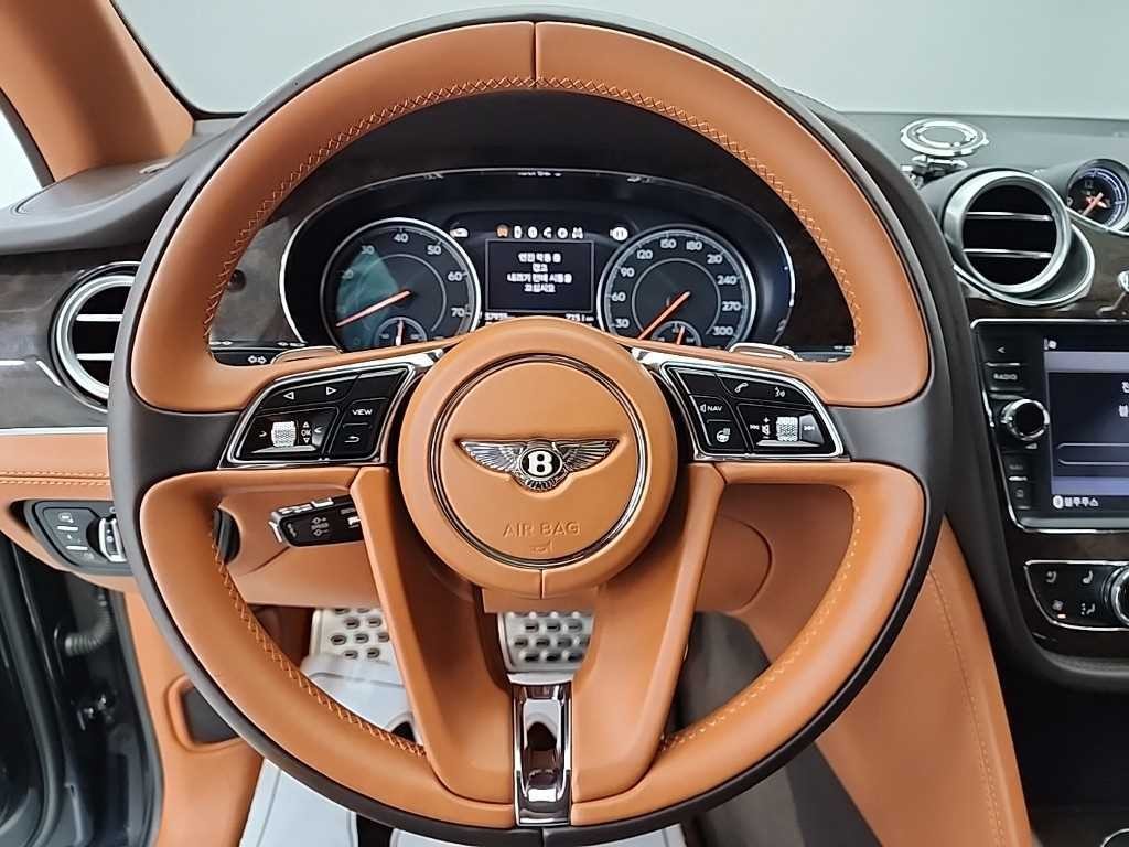 벤틀리 벤테이가 4.0 V8 이미지 9