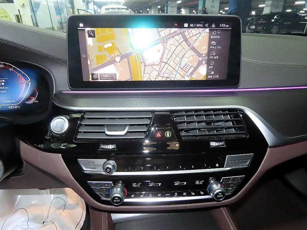 BMW 5시리즈 5시리즈 (G30) 523d M 스포츠 이미지 11