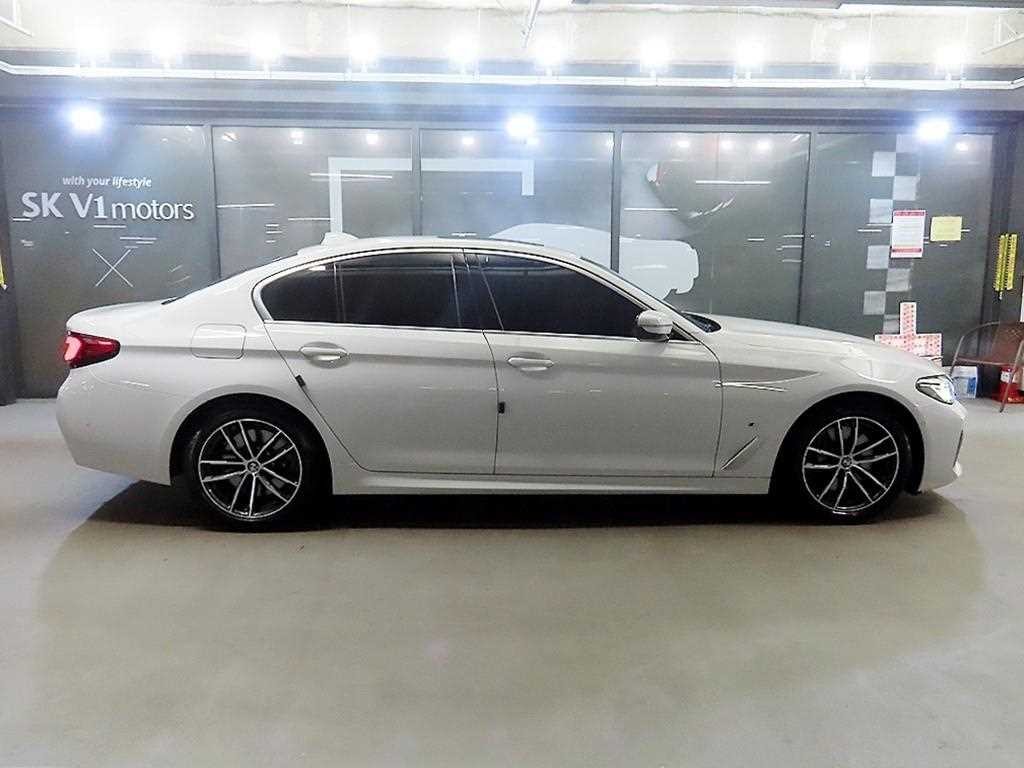 BMW 5시리즈 5시리즈 (G30) 523d M 스포츠 이미지 3