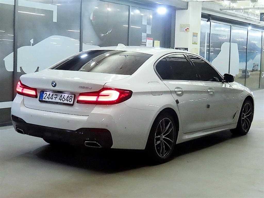 BMW 5시리즈 5시리즈 (G30) 523d M 스포츠 이미지 4
