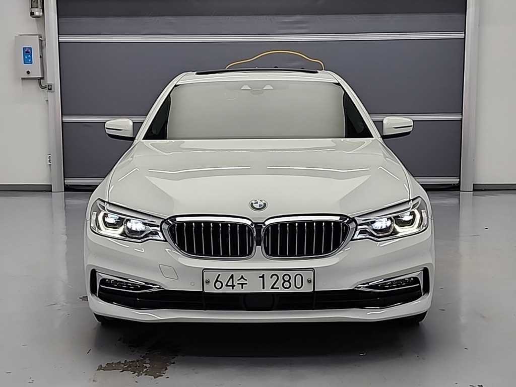 BMW 5시리즈 5시리즈 (G30) 530i xDrive 럭셔리 플러스 이미지 2