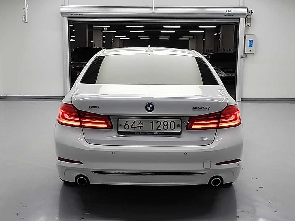 BMW 5시리즈 5시리즈 (G30) 530i xDrive 럭셔리 플러스 이미지 3