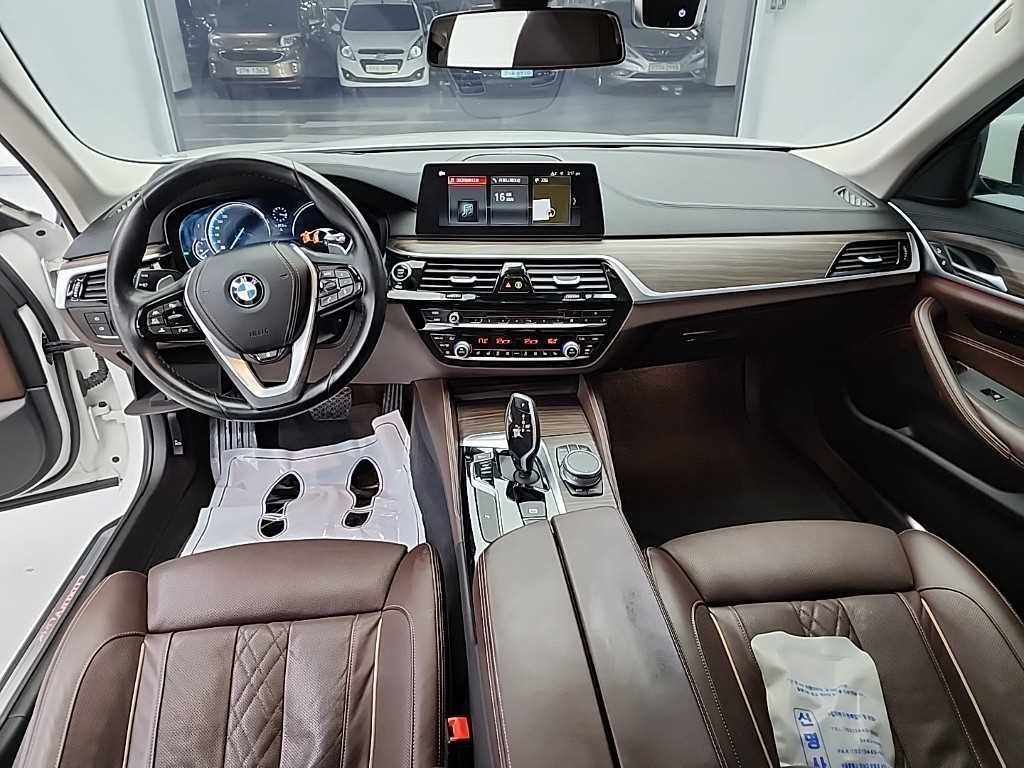 BMW 5시리즈 5시리즈 (G30) 530i xDrive 럭셔리 플러스 이미지 7
