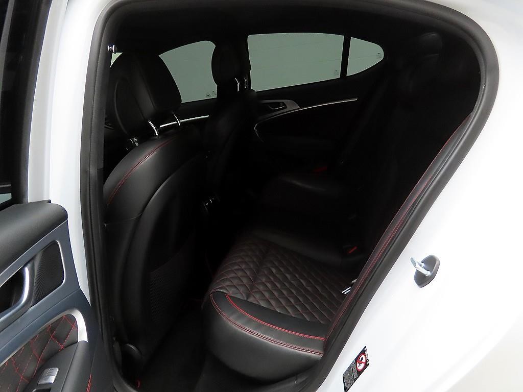 제네시스 G70 2.0T AWD 스포츠 패키지 이미지 13