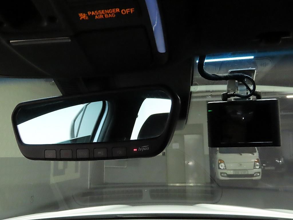 제네시스 G70 2.0T AWD 스포츠 패키지 이미지 16