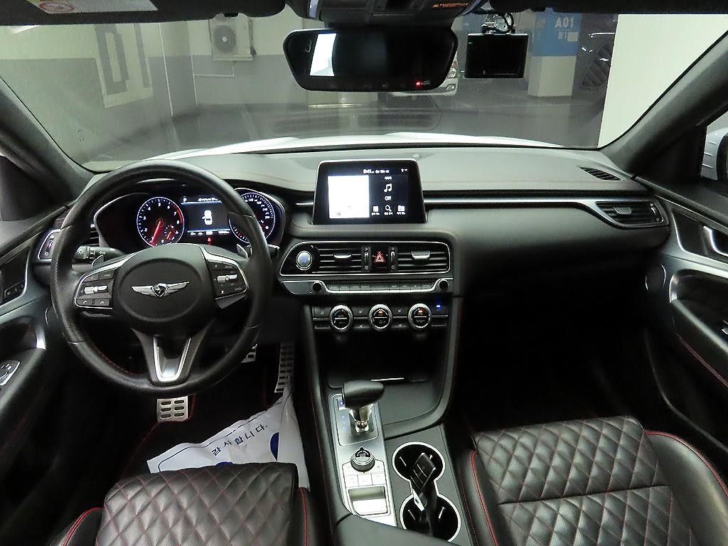 제네시스 G70 2.0T AWD 스포츠 패키지 이미지 8
