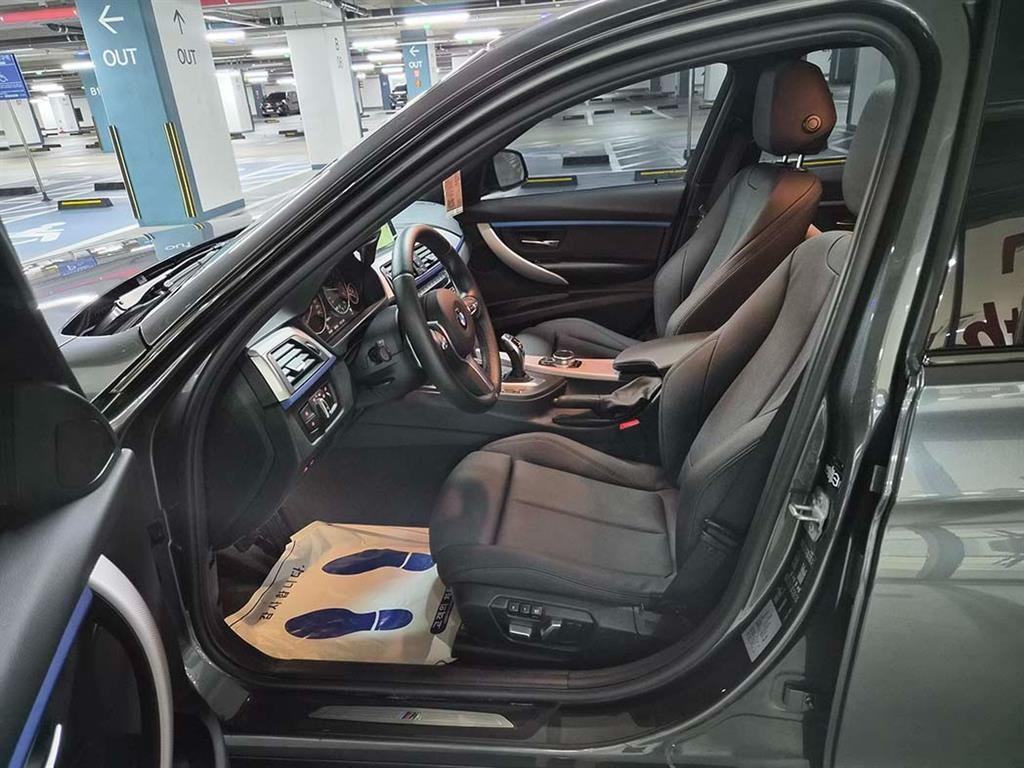 BMW 3시리즈 3시리즈 (F30) 320d M 스포츠 이미지 6