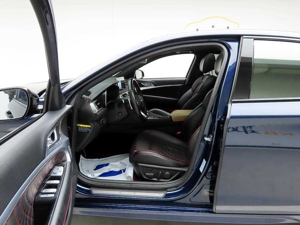 제네시스 G70 2.0T AWD 스포츠 패키지 이미지 11