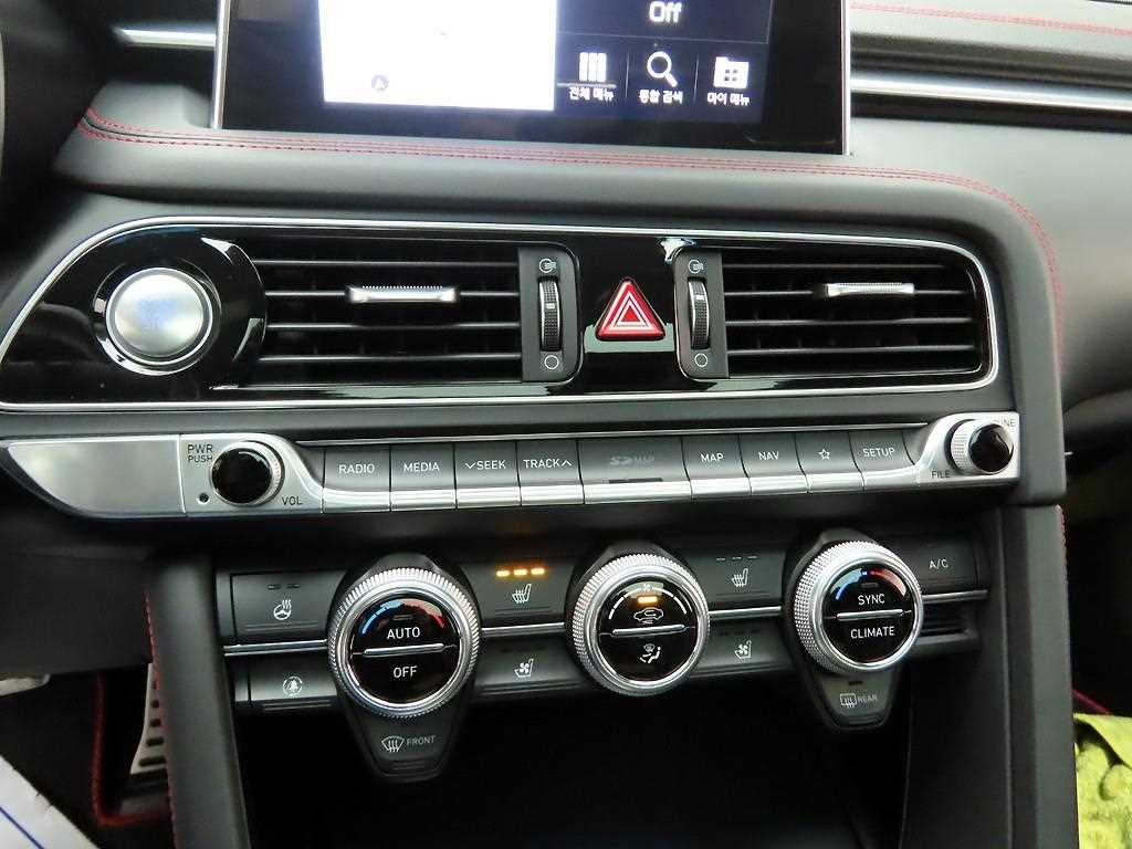 제네시스 G70 2.0T AWD 스포츠 패키지 이미지 9