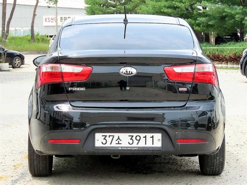 기아 프라이드 올뉴프라이드 4DR 1.6GDI 럭셔리 이미지 4