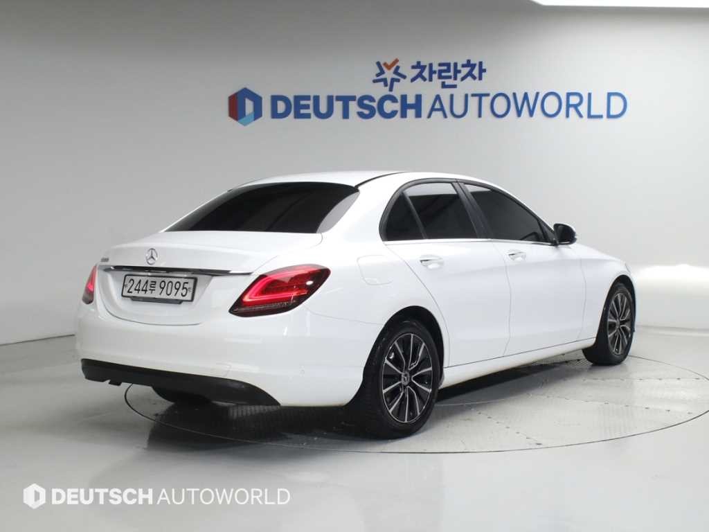 벤츠 C 클래스 C클래스 W205 C200 이미지 2
