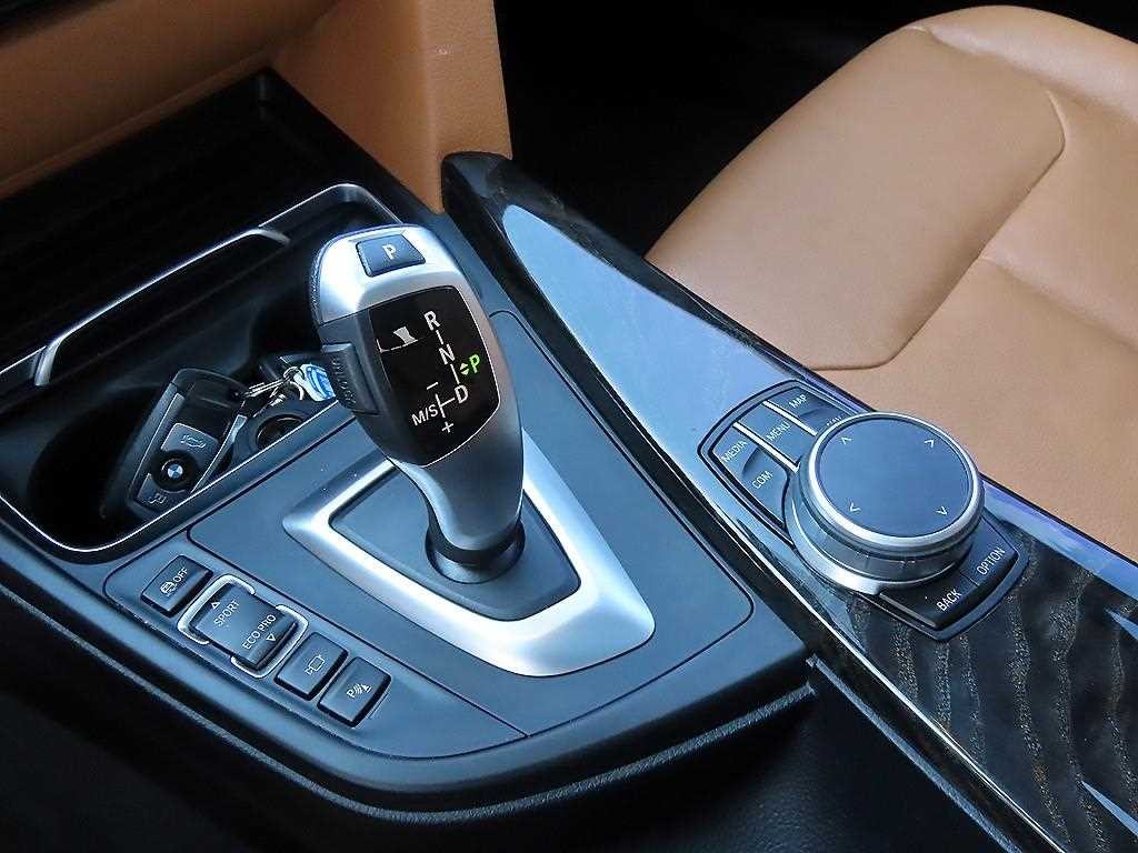 BMW 그란투리스모 3시리즈 GT (F34) GT 320D 럭셔리 이미지 11