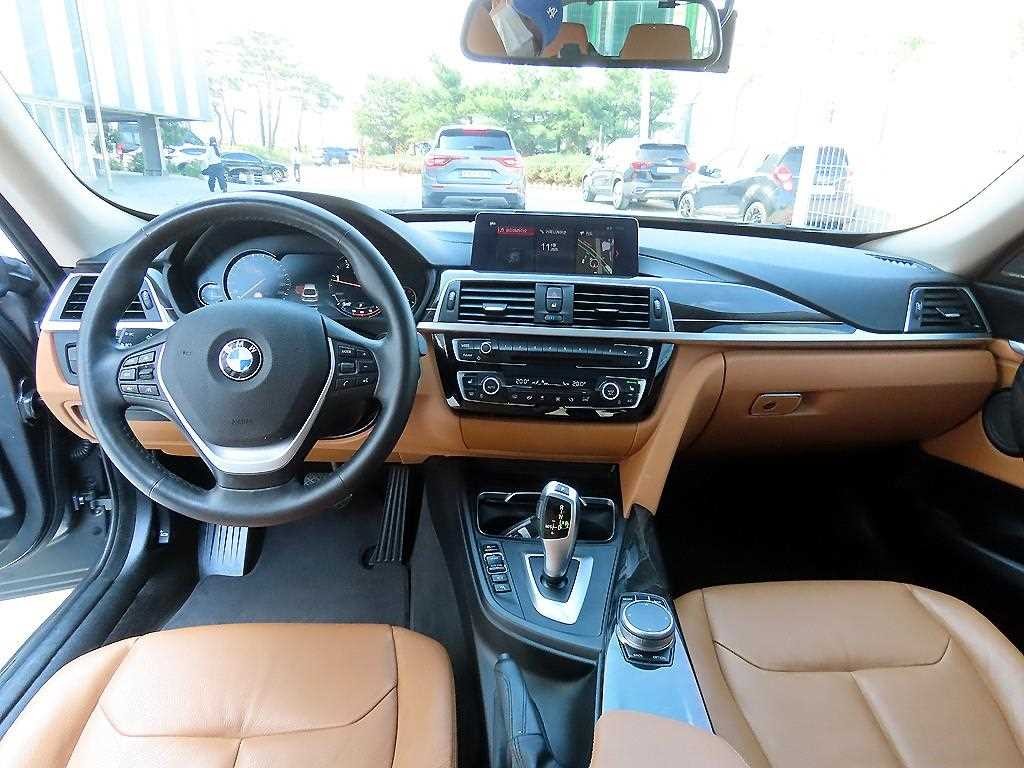 BMW 그란투리스모 3시리즈 GT (F34) GT 320D 럭셔리 이미지 7