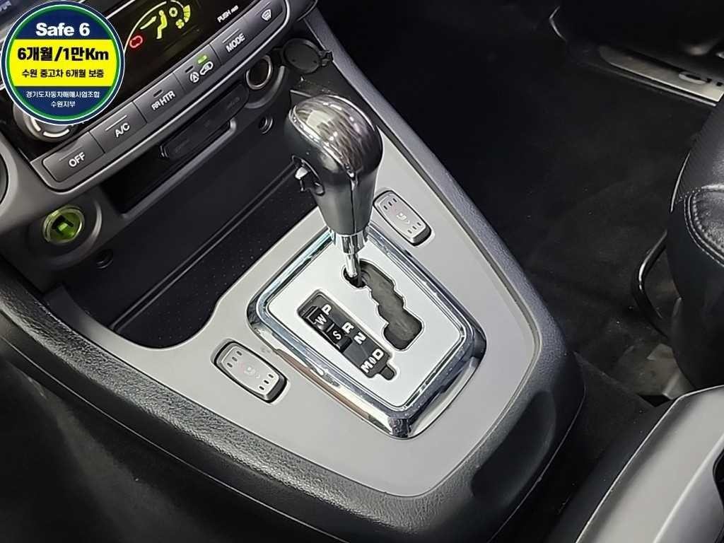 KG모빌리티(쌍용) 코란도 코란도투리스모 4WD RX 9인승 이미지 8