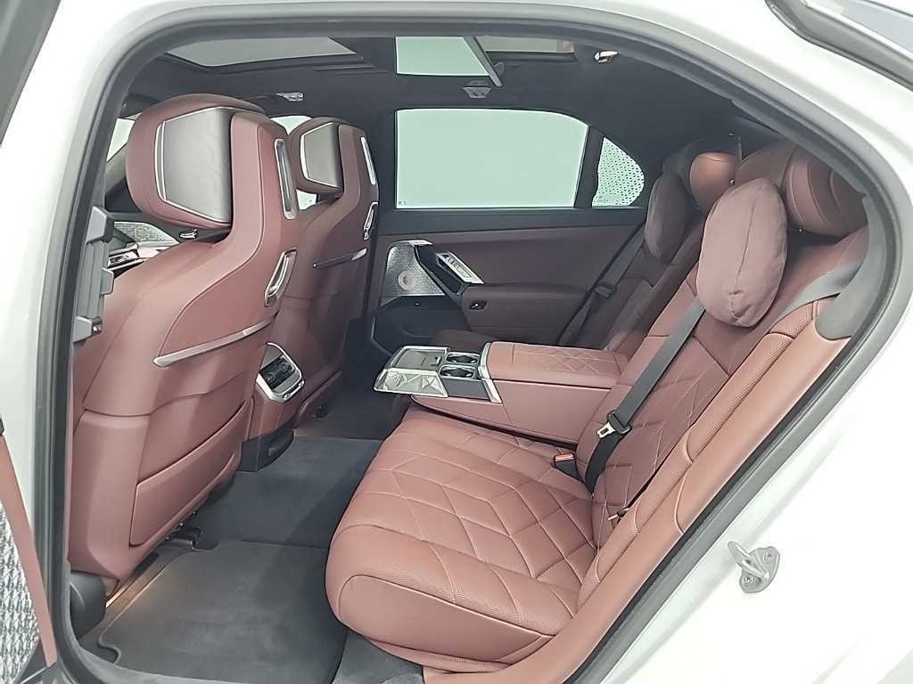 BMW 7시리즈 7시리즈 (G70) 750e xDrive 디자인 퓨어 엑셀런스 이미지 12