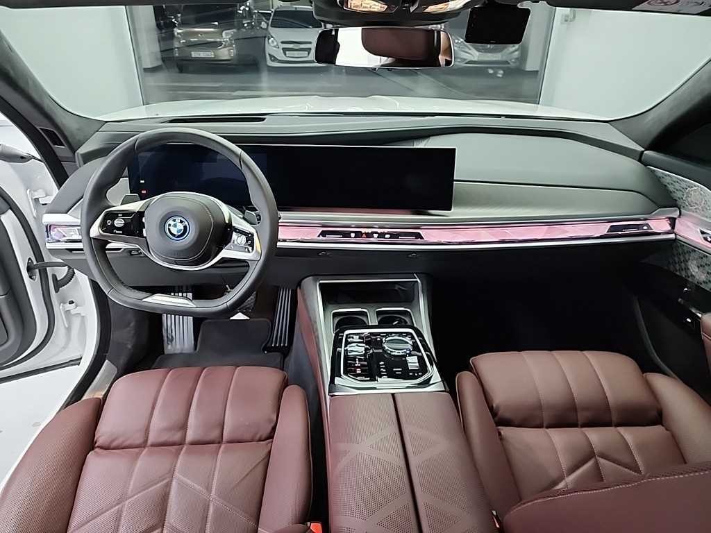 BMW 7시리즈 7시리즈 (G70) 750e xDrive 디자인 퓨어 엑셀런스 이미지 7