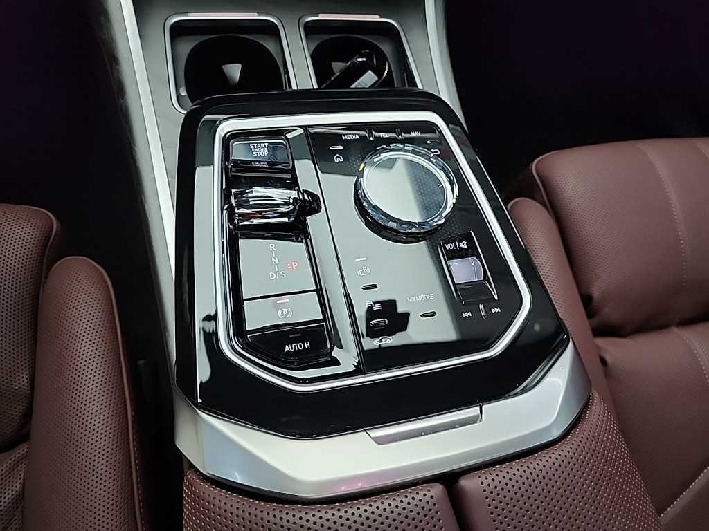 BMW 7시리즈 7시리즈 (G70) 750e xDrive 디자인 퓨어 엑셀런스 이미지 8