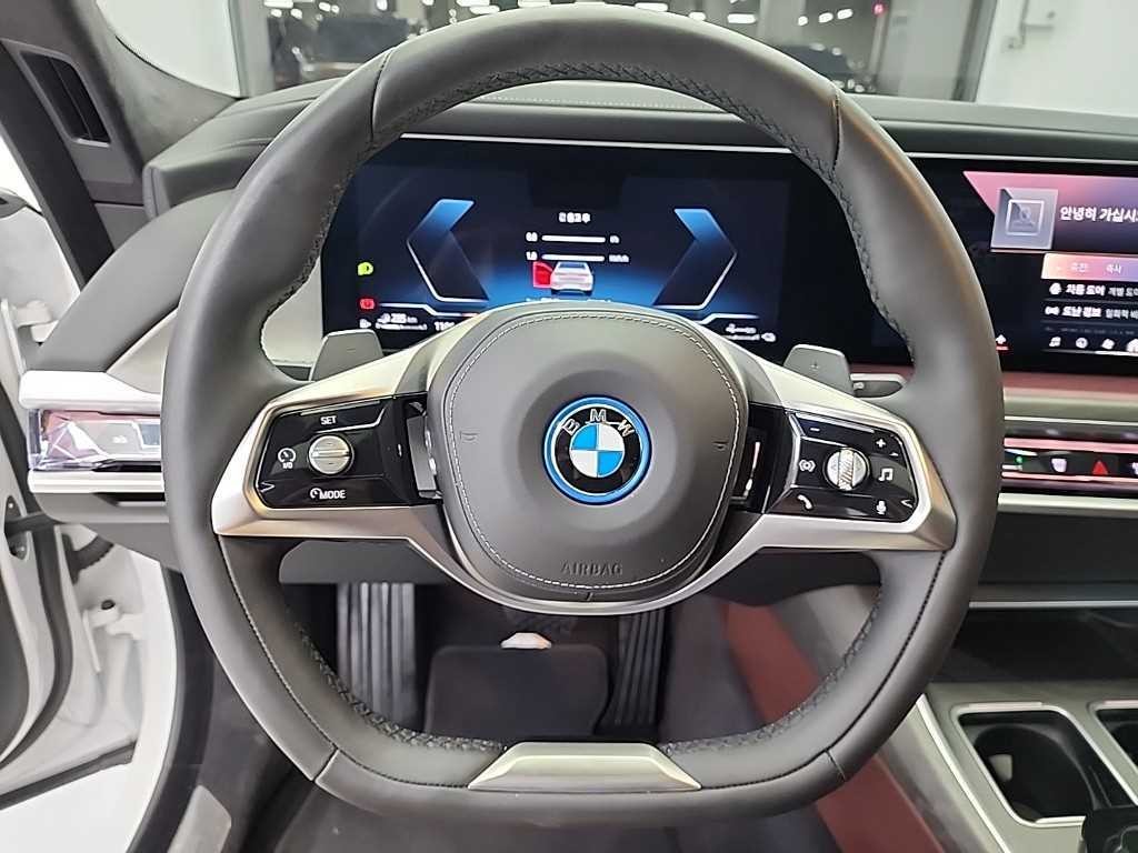 BMW 7시리즈 7시리즈 (G70) 750e xDrive 디자인 퓨어 엑셀런스 이미지 9
