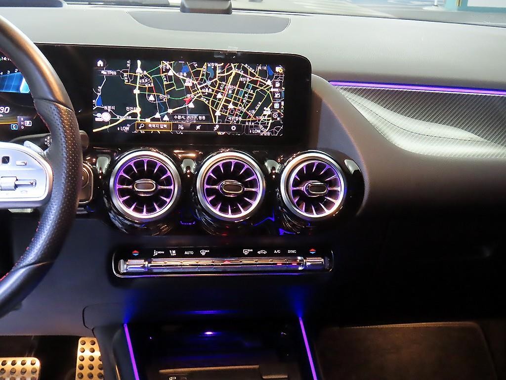 벤츠 GLA 클래스 GLA클래스 H247 GLA45 AMG 4MATIC + 이미지 11