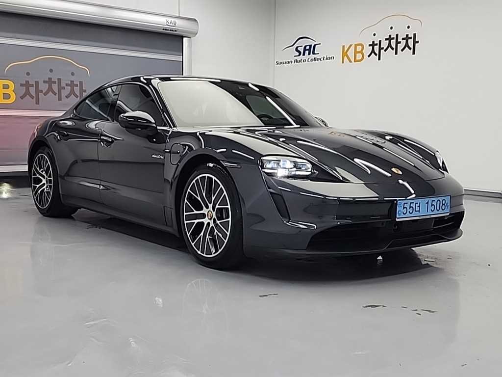 포르쉐 타이칸 베이스 이미지 4