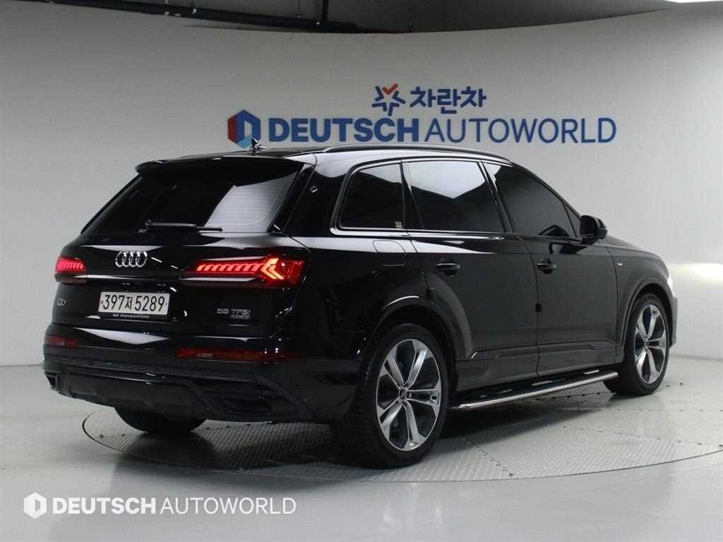 아우디 Q7 Q7 (4M) 55 TFSI 콰트로 프리미엄 이미지 2