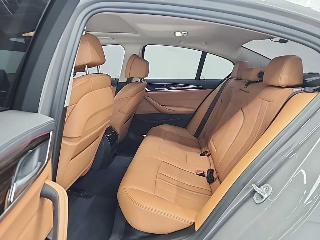 BMW 5시리즈 5시리즈 (G30) 520i 럭셔리 이미지 12