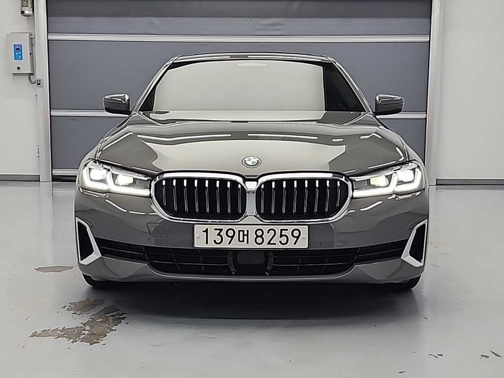 BMW 5시리즈 5시리즈 (G30) 520i 럭셔리 이미지 2
