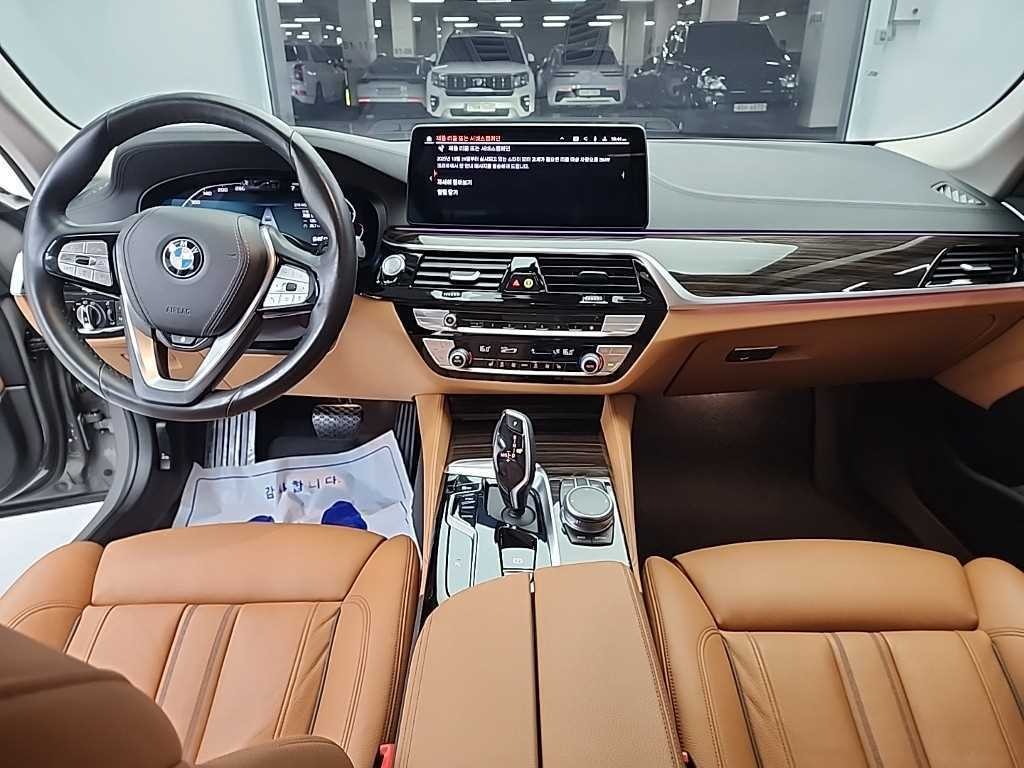 BMW 5시리즈 5시리즈 (G30) 520i 럭셔리 이미지 7