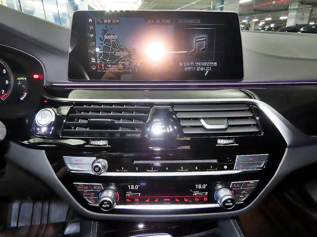 BMW 5시리즈 5시리즈 (G30) 530i M 스포츠 플러스 이미지 11